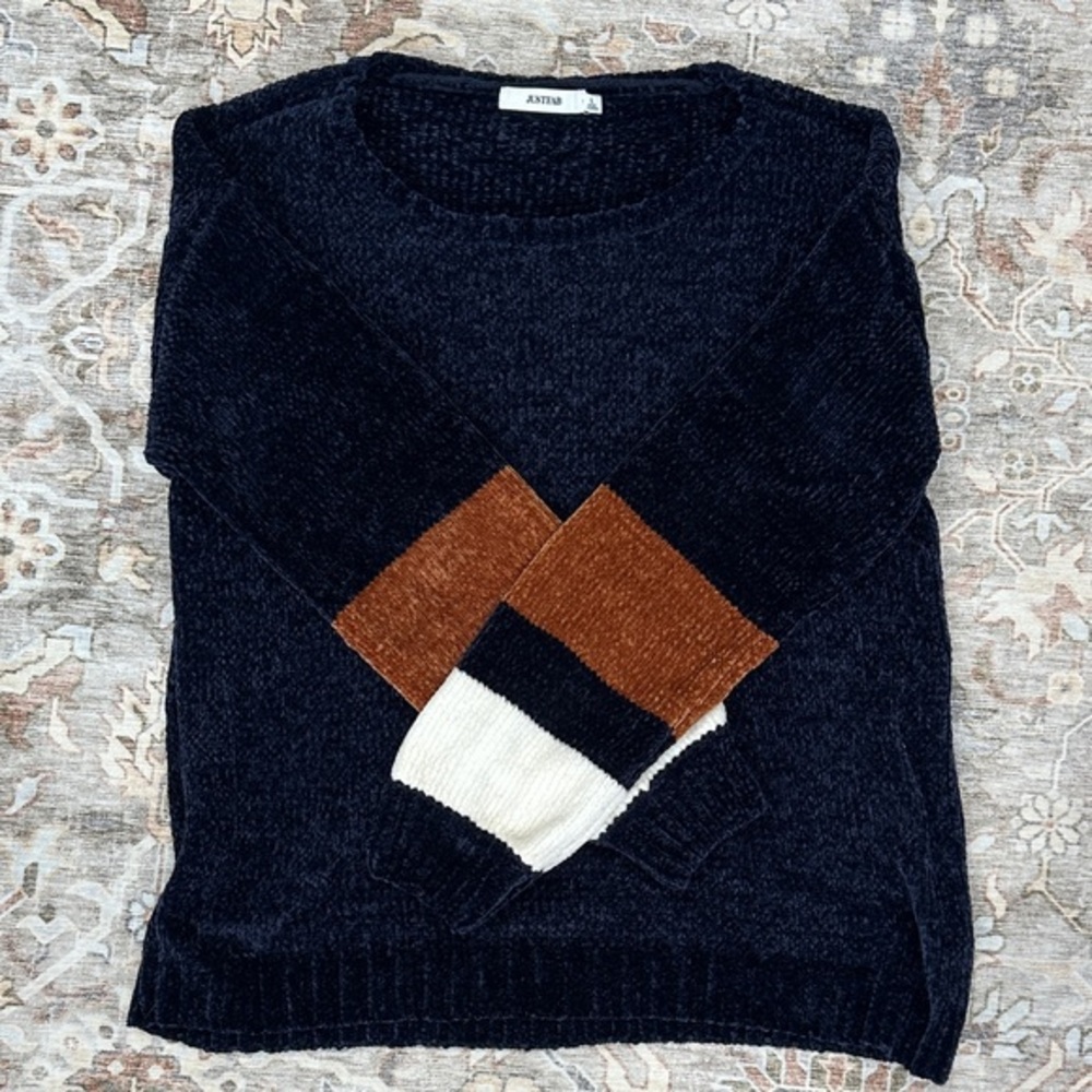 JustFab Women's Navy, Brown, and Cream Colorblock Sweater